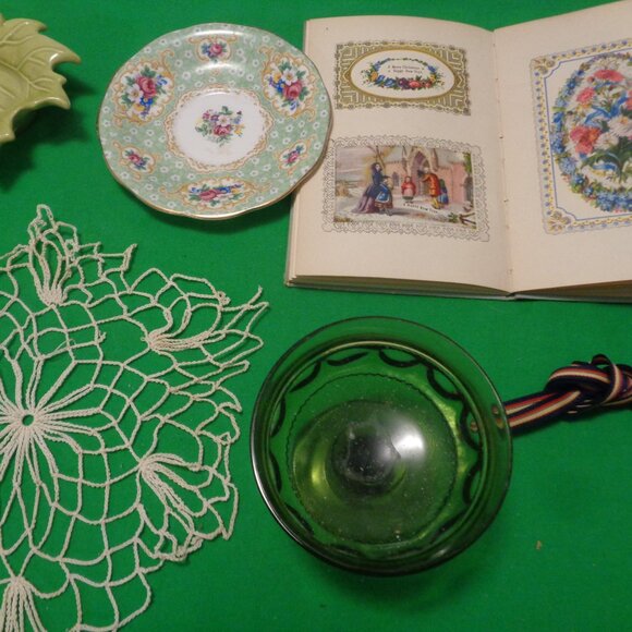 EARLY PAST VINTAGE AS-IS CARDS BOOK DESSERT DISH SAUCER HOLDER DOILY RIBBON LOT - Picture 15 of 15